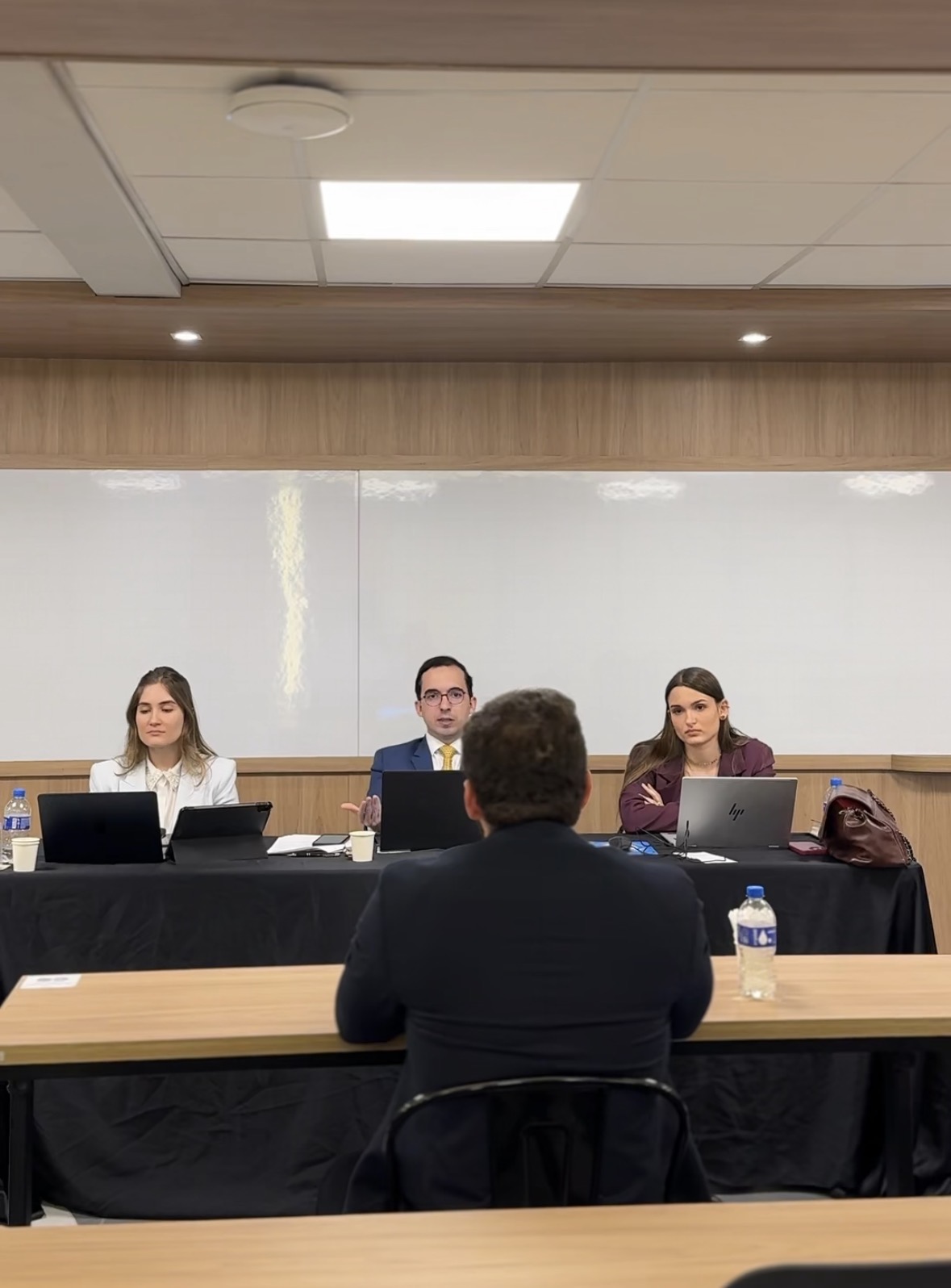 Candidato sendo arguido pela banca no curso presencial